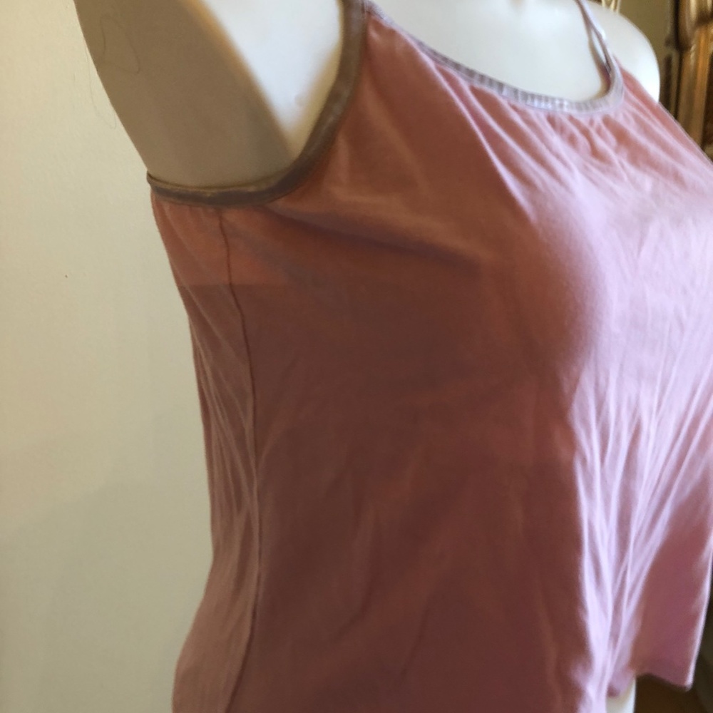 B
Top - Picture 2 of 3